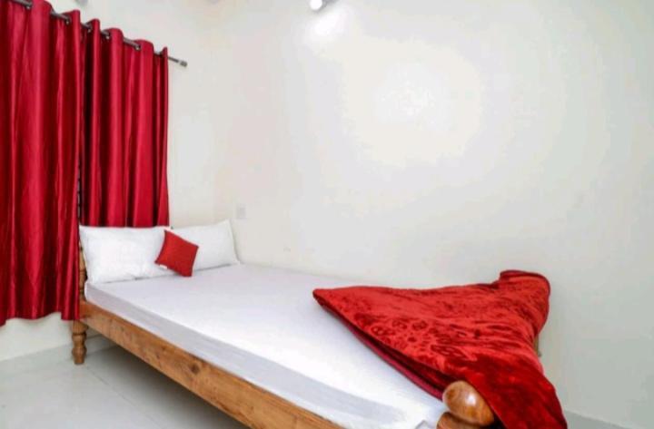 Wheel To Hills Stay Inn Service Apartments Чикмагалур Екстер'єр фото